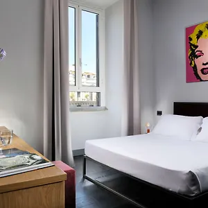 https://suite-art-navona.it-romehotels.com